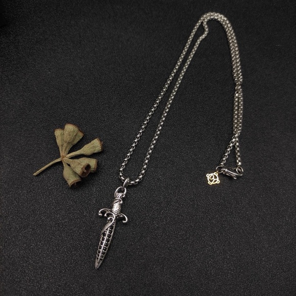David Yurman Silver Dagger Pendant Necklace